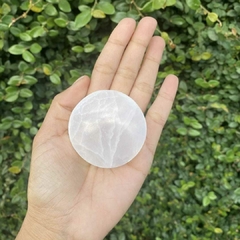 Prato redondo de Selenita branca 7cm - comprar online