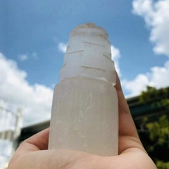 Torre em Selenita branca 20cm - comprar online