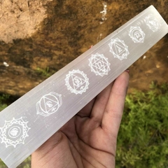 Régua 7 chakras em Selenita branca 20cm