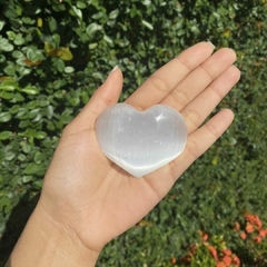 Coração lapidado em Selenita branca 6cm