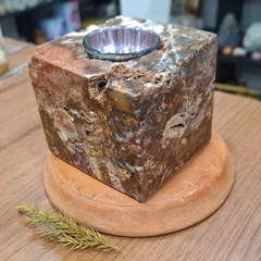 Porta velas lapidado em Quartzo hematóide geodo de cristal