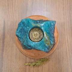 Porta velas lapidado em Quartzo verde rústico - Elementar
