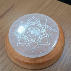 Mandala em Selenita branca 8cm diâmetro
