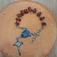 Pulseira mini terço Jaspe vermelho com anjo