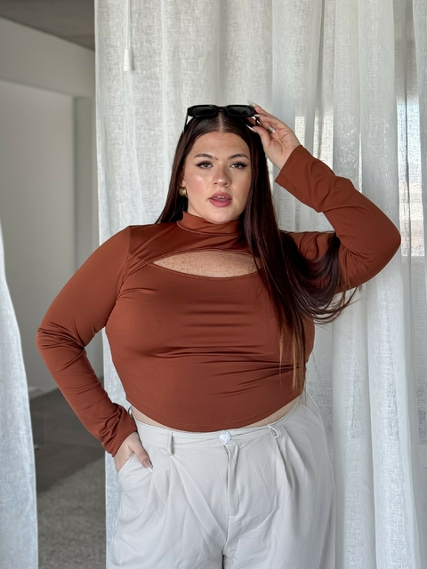 2046 Remera m/l microf. abertura - comprar online