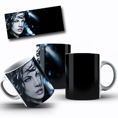 Caneca de Porcelana Personalizada FILMES DE TERROR na internet