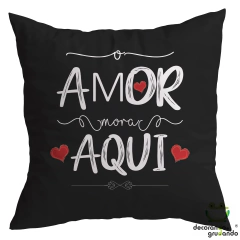 Kit 4 Capas De Almofadas Decorativas Quarto Sala Geométrica Amor Mora Aqui - decorandoegrudando.com.br