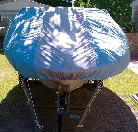 FUNDA LIVIANA UNIVERSAL PARA LANCHAS