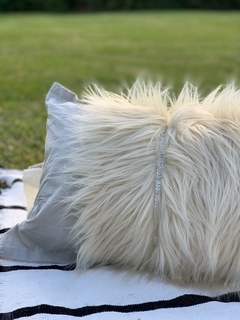 Almohadon Bigotes crudos - comprar online