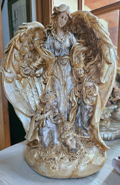Pesebre con Angel en dorado