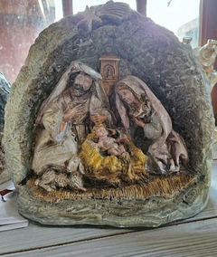 Pesebre con cueva en colores