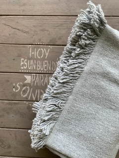 Manta Rustica gris clarito
