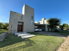 Casa en B° Villa catalina / 3 dormitorios / Consultas al 351 5940880 - BR HAUS