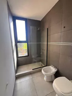 B° DISTRITO SUR - 3 DORMITORIOS - 3 BAÑOS- 3516229707