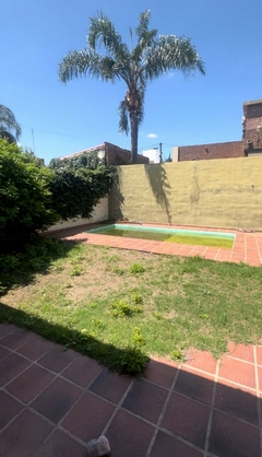 CASA 3 DORMITORIOS DOBLE COCHERA PILETA VILLA BELGRANO CONSULTAS: 3517620375 en internet