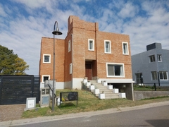 B° LAS CAÑITAS - 2 DORM CON PILETA Y COCHERA - CONSULTAS 3516459239