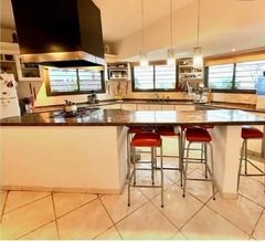 B° VILLA BELGRANO - 6 DORMITORIOS CON 6 BAÑOS - CONSULTAS 3516229707 - tienda online
