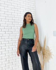 Calça widi leg couro fake - comprar online