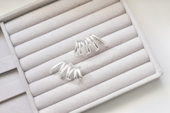 Brinco Cléo - Brinco earcuff banhado a prata 925 - comprar online