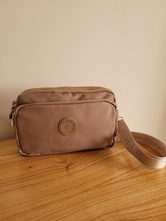 BANDOLERA TRIPLE CIERRE BEIGE en internet
