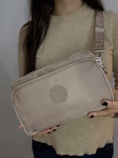 BANDOLERA TRIPLE CIERRE BEIGE - tienda online