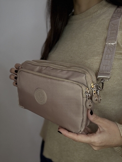 BANDOLERA TRIPLE CIERRE BEIGE - comprar online