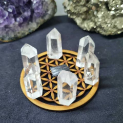 3.6 A 3.7 CM DE ALTURA. SET DE 6 CRISTALES + TURMALINA NEGRA DE REGALO + FLOR DE LA VIDA DE REGALO - comprar online