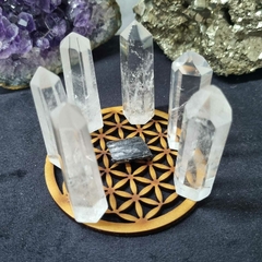 5 .8 A 5.9 CM DE ALTURA. SET DE 6 CRISTALES + TURMALINA NEGRA DE REGALO + FLOR DE LA VIDA DE REGALO