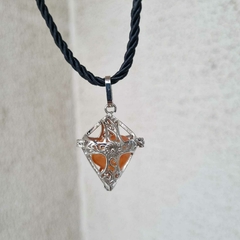 RELICARIO + 5 CRISTALES + CORDÓN - comprar online
