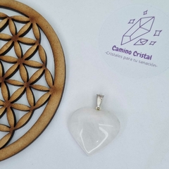 DIJE CORAZÓN DE CUARZO BLANCO