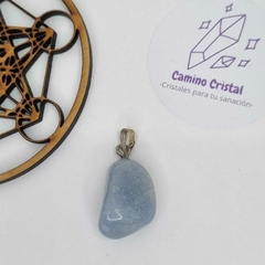 DIJE DE CUARZO AZUL CON PINO en internet