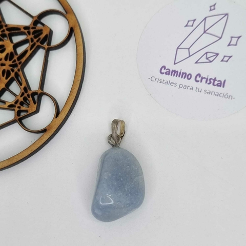 DIJE DE CUARZO AZUL CON PINO en internet