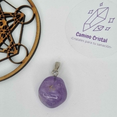 DIJE DE AMATISTA CON PINO