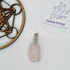 DIJE DE CUARZO ROSA CON PINO - comprar online
