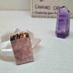 DIJE DE LEPIDOLITA CON BAÑO DE ELECTROPLATA - comprar online