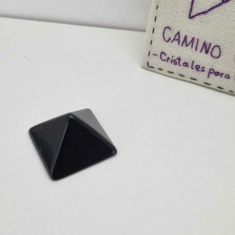 PIRÁMIDE CHICA DE OBSIDIANA NEGRA