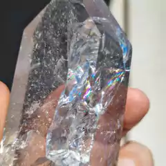 PUNTA DE CUARZO MAESTRO ARCOÍRIS en internet