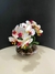 ARRANJO ORQUÍDEAS ARTIFICIAIS BRANCA E ROSA NO VASO DE VIDRO
