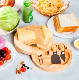 Conjunto para Queijo em Madeira 4 Peças.