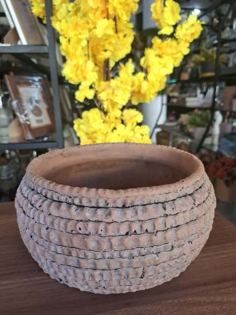 Vaso em cimento rustico terracota.