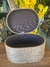 Caixa oval MDF detalhe lona M. - Arte e Aroma - Presentes e Decorações