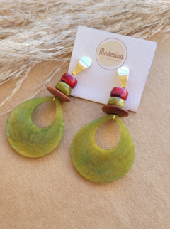 brinco-gota-verde-comprido-feminino-madesina-acessorios