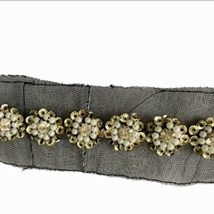 Galón Bordado (cinta) con mini lentejuelas y perlas.