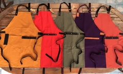 Gastronomía DELANTAL CON PECHERA DE JEAN CON DETALLES EN ECOCUERO - tienda online