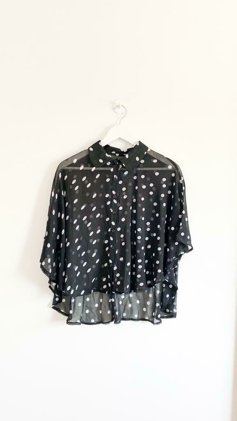 Camisa negra traslucida con puntos