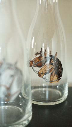Botella con ilustraciones de caballos - comprar online