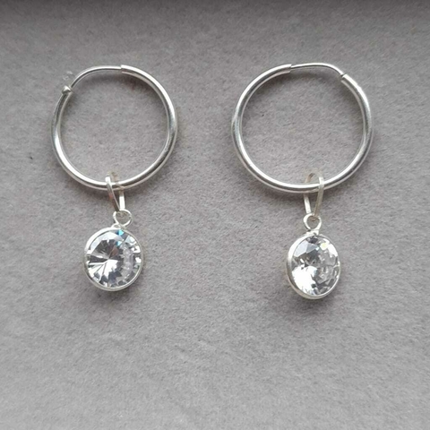 Argolas com Pingentes em Cristal PP e P