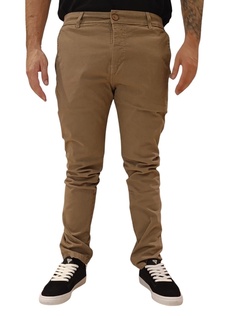 CHINO REGULAR TOSTADO - comprar online
