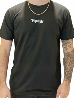 REMERA GOTICA