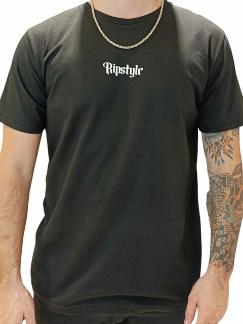 REMERA GOTICA